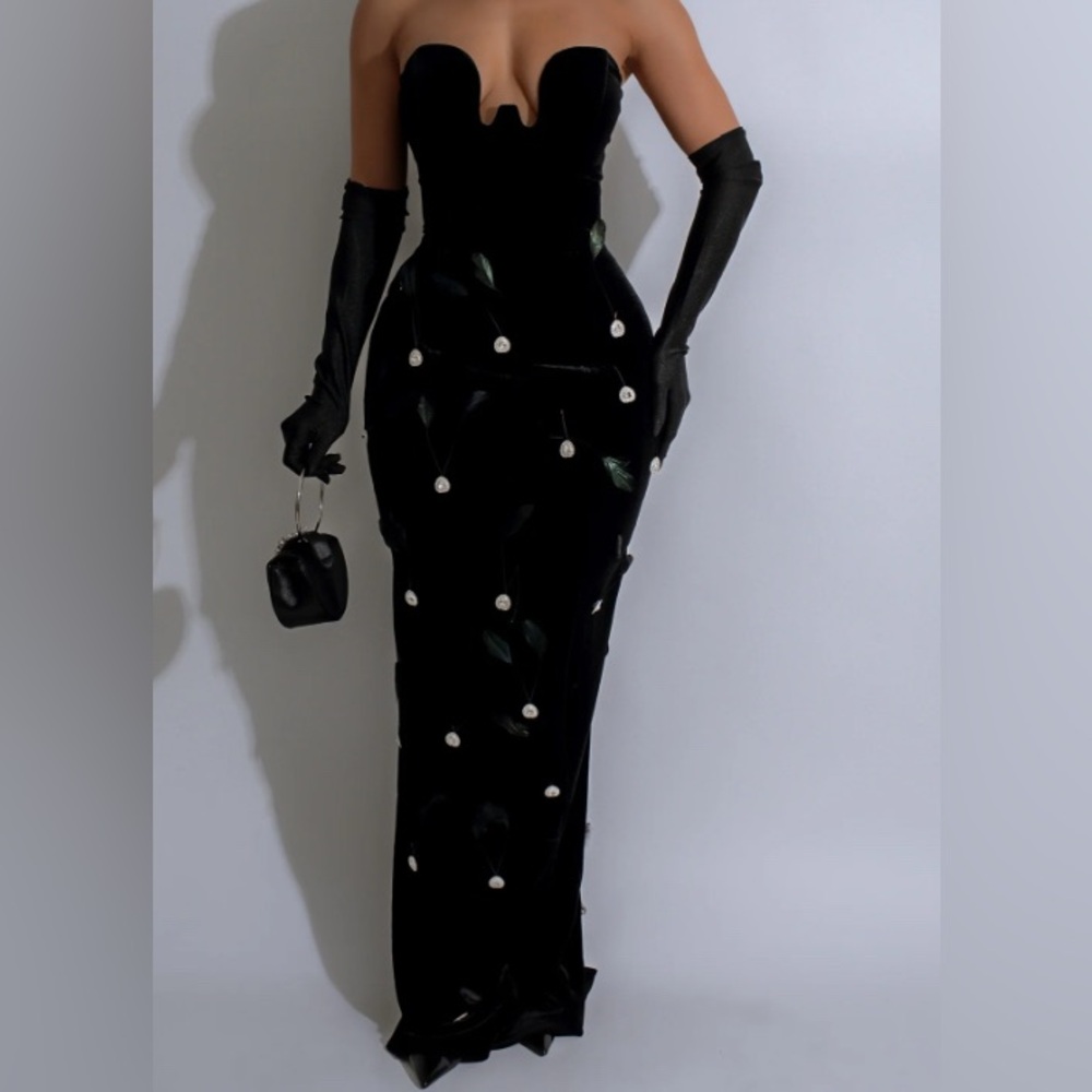 Elegant Gown with 3D Vine Design
